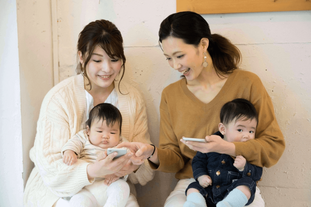 女性と赤ちゃん
